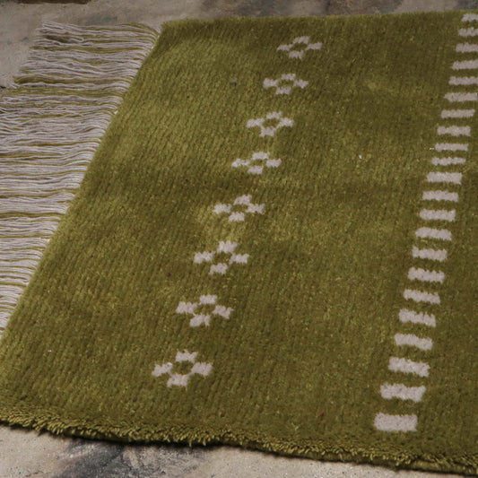 Olive Dot Tsug Den Carpet