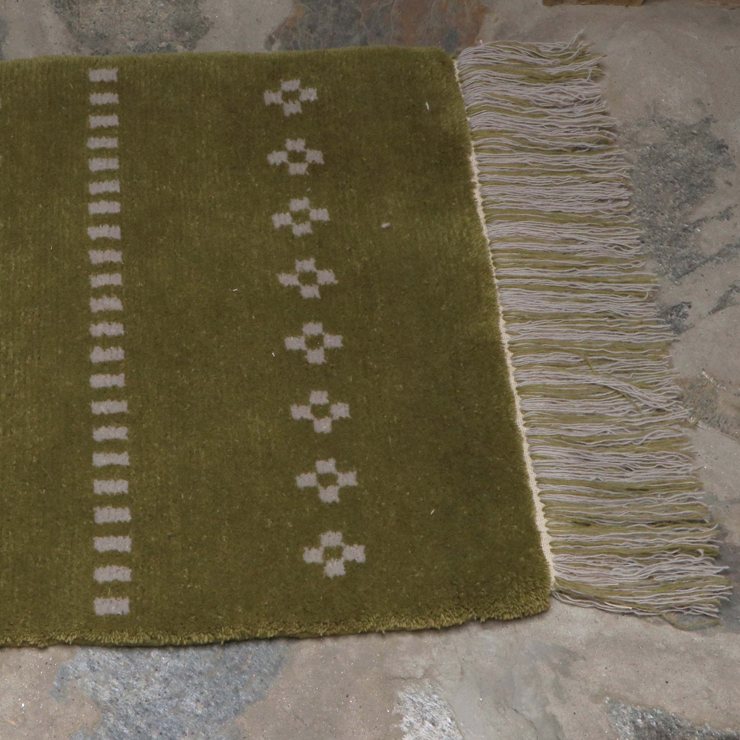 Olive Dot Tsug Den Carpet