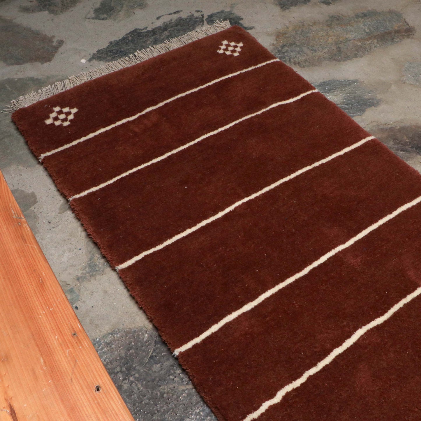 Red Earth Corner Motif Stripe - Tsug-den Carpet