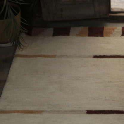 Stagger White 1 Tsug Den Carpet