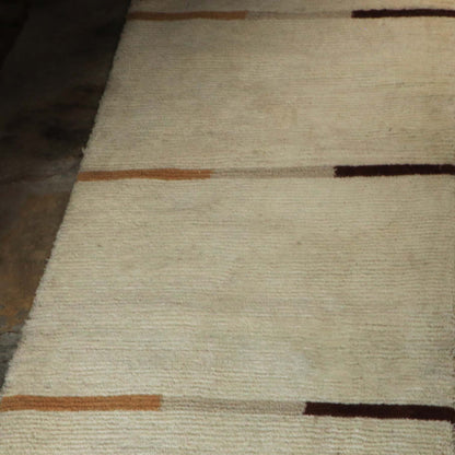 Stagger White 1 Tsug Den Carpet