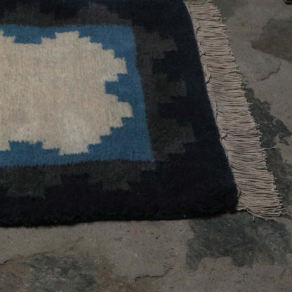 Eaves Border- Tsug-den Carpet